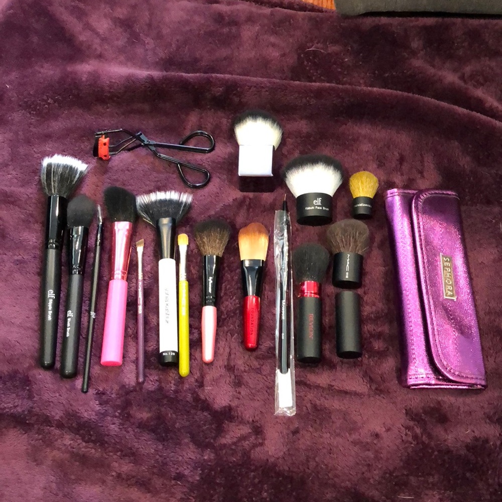 Assorted makeup brushes